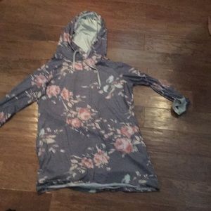 Hoodie with roses